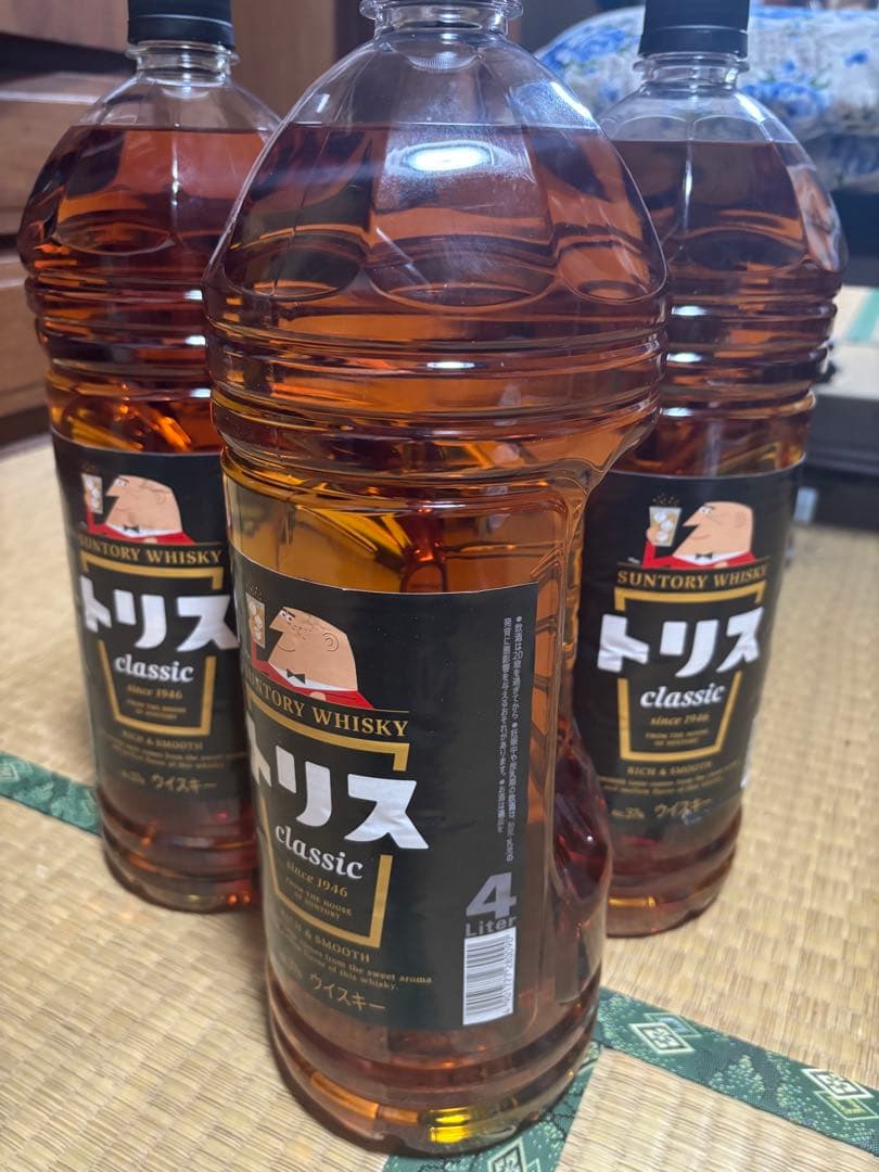 ウイスキー Suntory Classic 4L 3 bottles