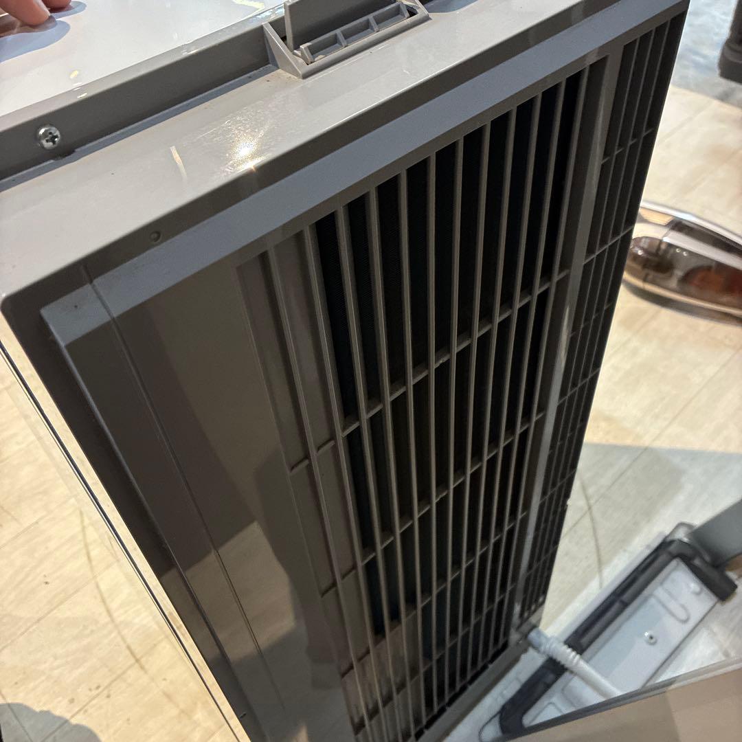 ハイアール　窓用エアコン ホワイト リモコン付き　②