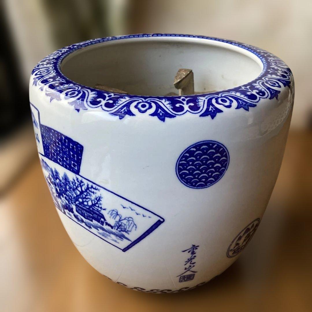 美品　白磁に藍の染付け　火鉢　手焙り　灰.五徳付き