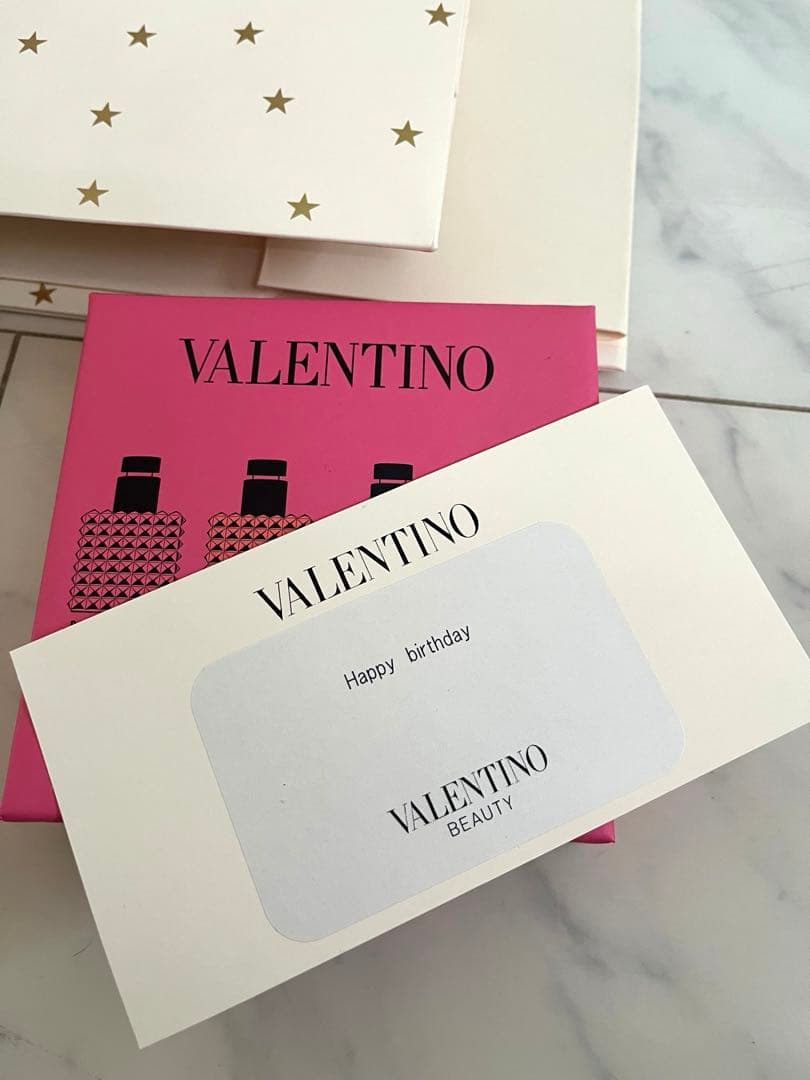 【新品】VALENTINO BORN IN ROMA ショッパーBOX付