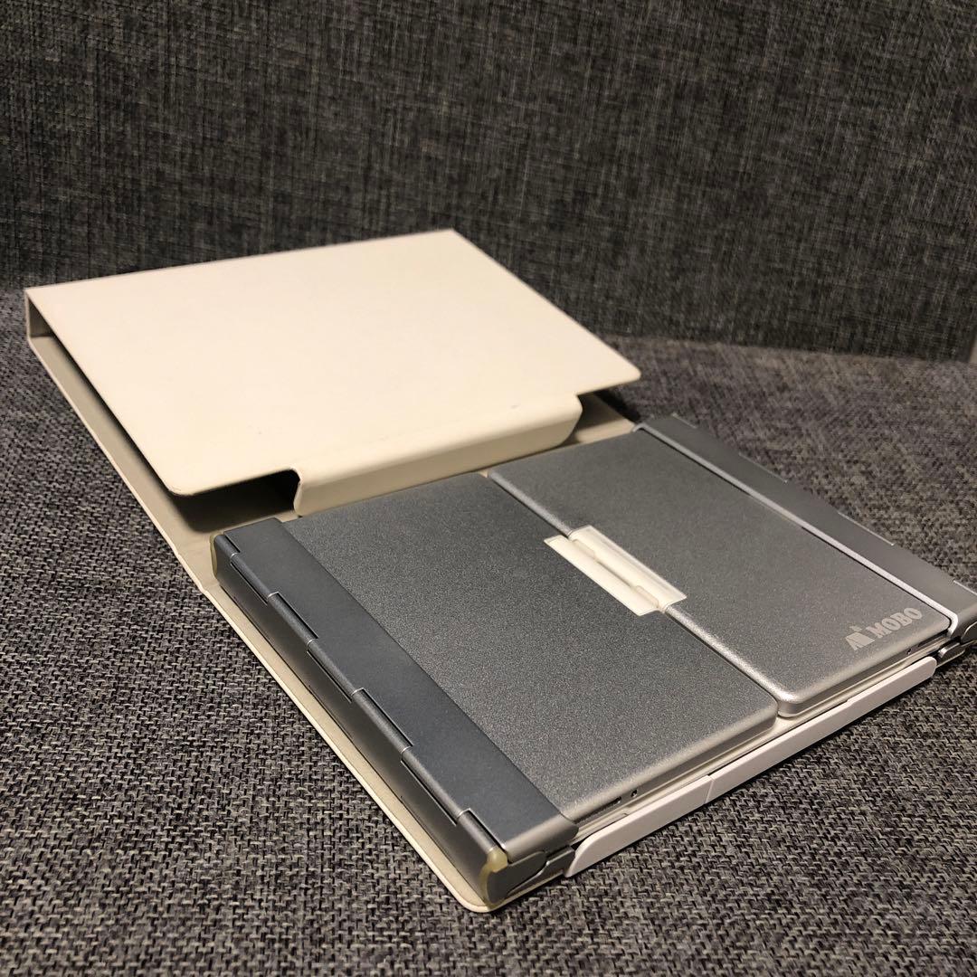 折りたたみ式Bluetoothキーボード