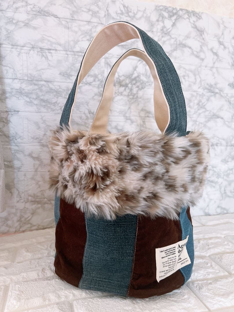 4✳B様♡専用 ポーチ付き♡リメイクデニムファートートバッグ(^^)