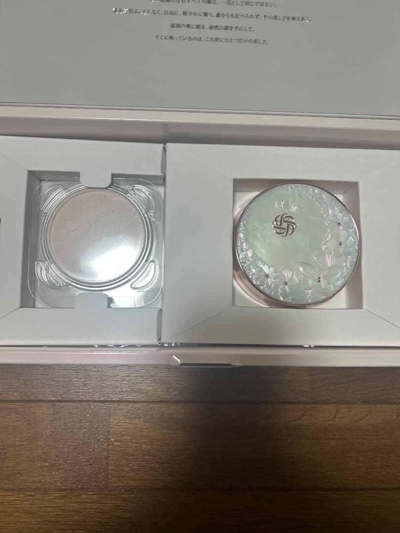 新品未使用　マルセルワンダーズコレクション　コスメデコルテフェイスパウダーXIV