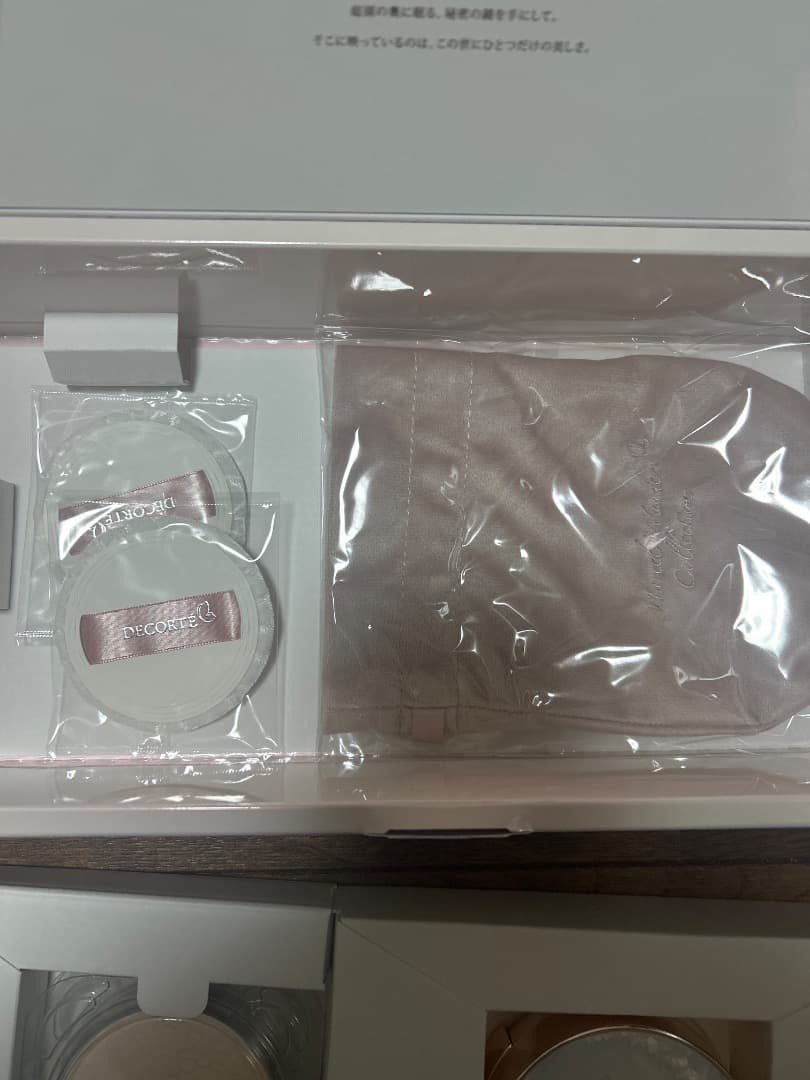 新品未使用　マルセルワンダーズコレクション　コスメデコルテフェイスパウダーXIV