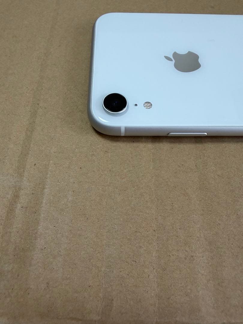 中古　iPhone XR 256GB ホワイト au(SIMフリー化済み)