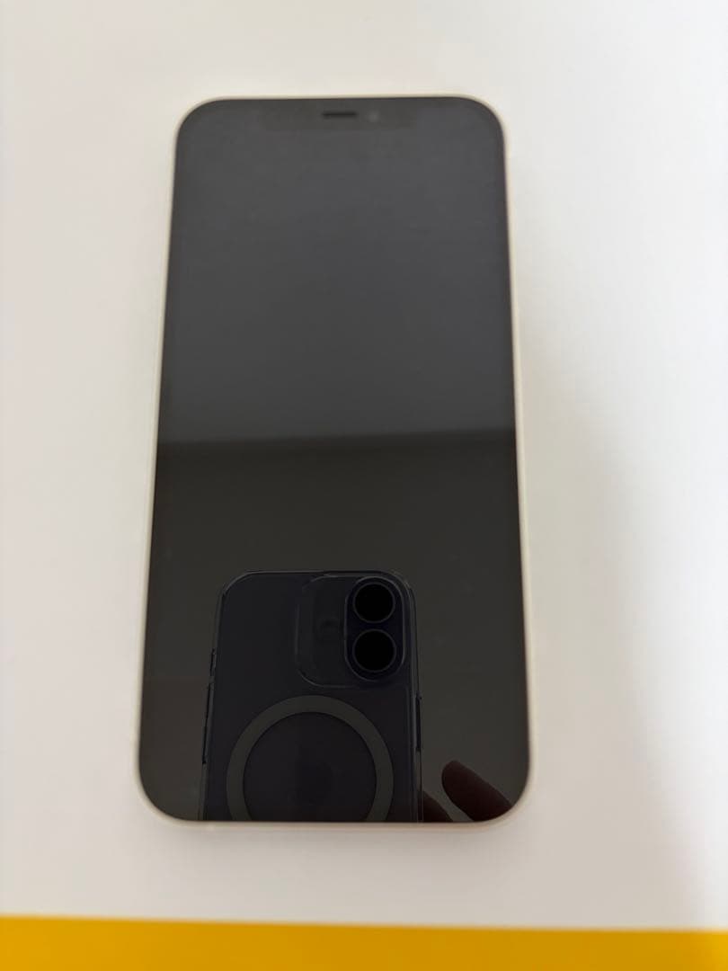 Apple iPhone 12 ホワイト本体
