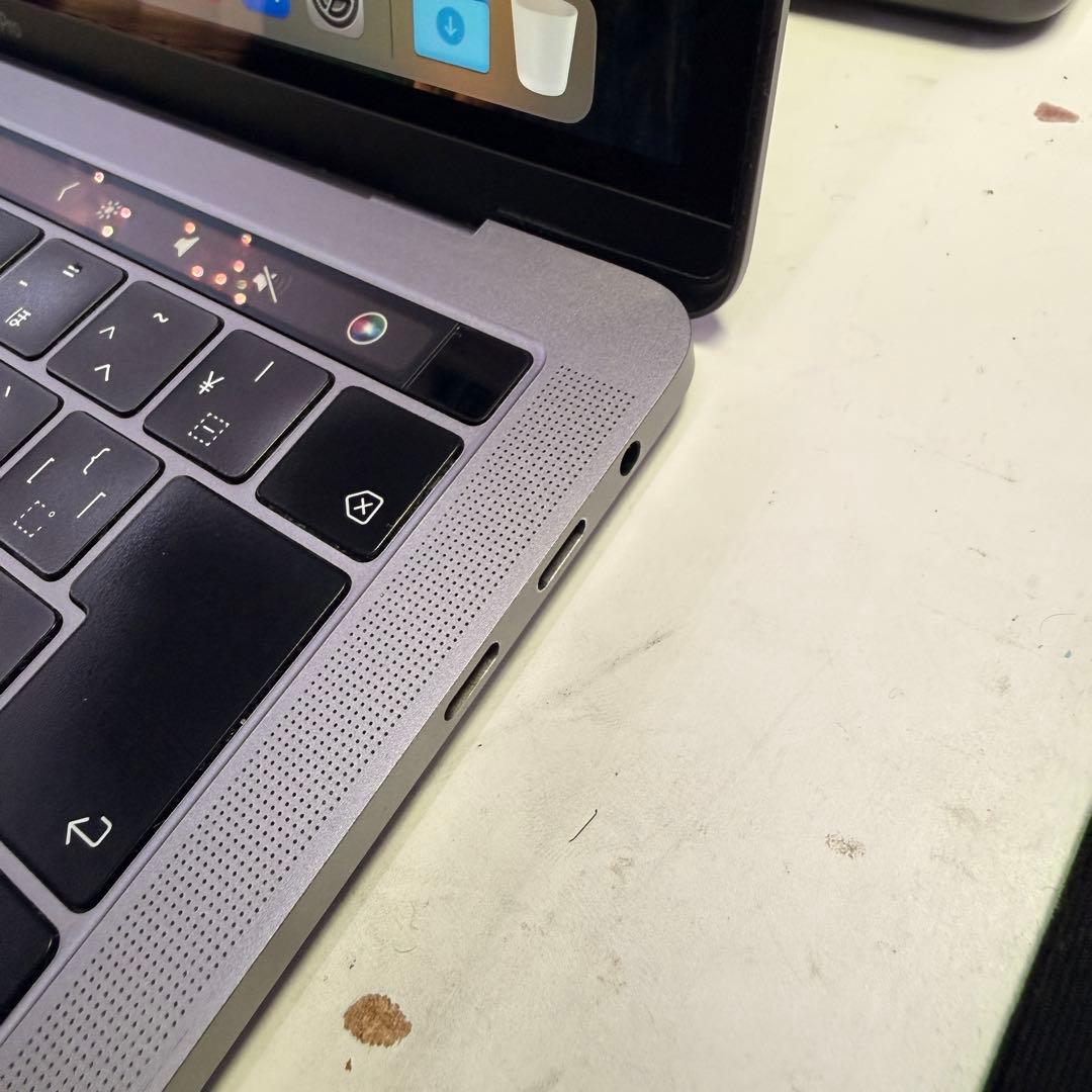 MacBookPro 2019 i7搭載 16GB/1TB 美品