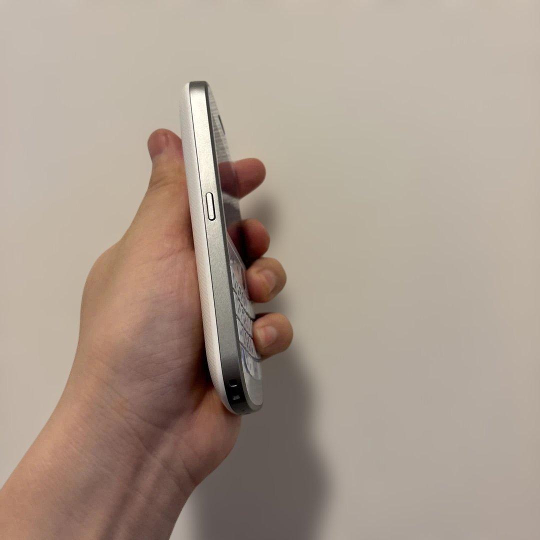 Android F9900（BlackBerry 9900 復刻デザイン）
