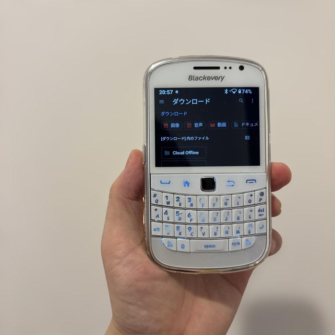 Android F9900（BlackBerry 9900 復刻デザイン）