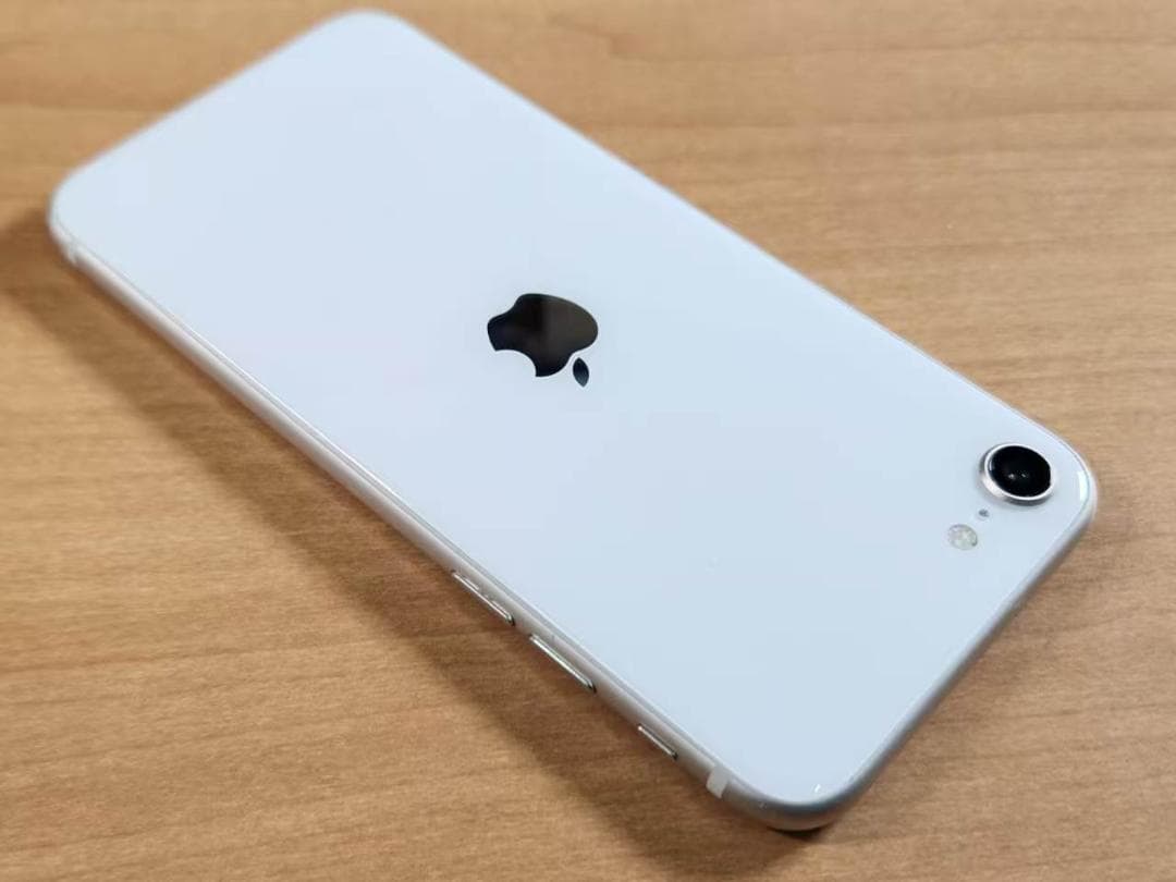 032300A iPhone SE A2782 第3世代 ジャンク