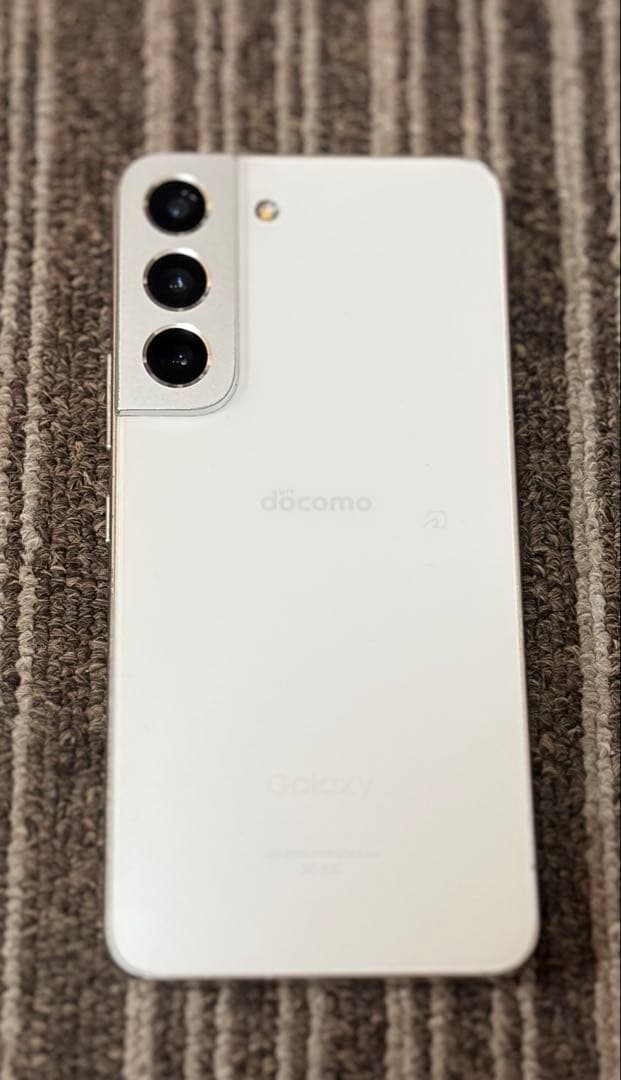 docomo Galaxy S22ホワイト 本体