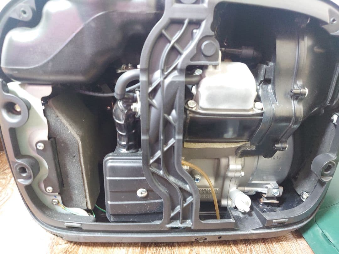 DENYO デンヨー 発電機 インバータ GE-1600SS-Ⅳ ダークグリーン