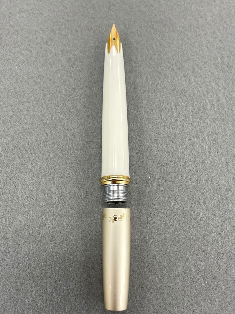 【極希少/未使用】セーラー万年筆 18K ペン先 昭和レトロ 花柄 外箱付