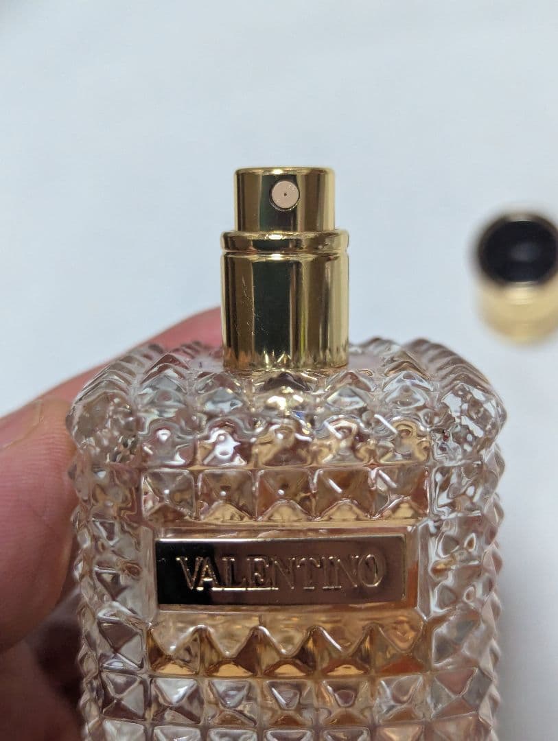 ヴァレンティノドンナオーデパルファム30ml