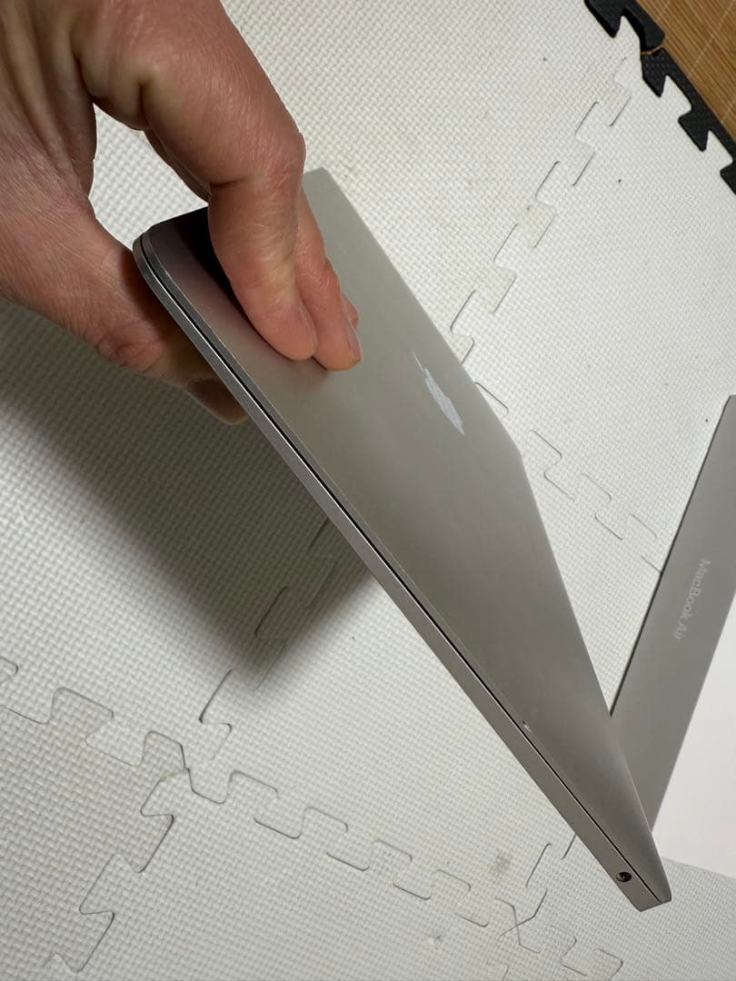 MacBook Air (M1, 2020)-シルバーM1 16/512GB