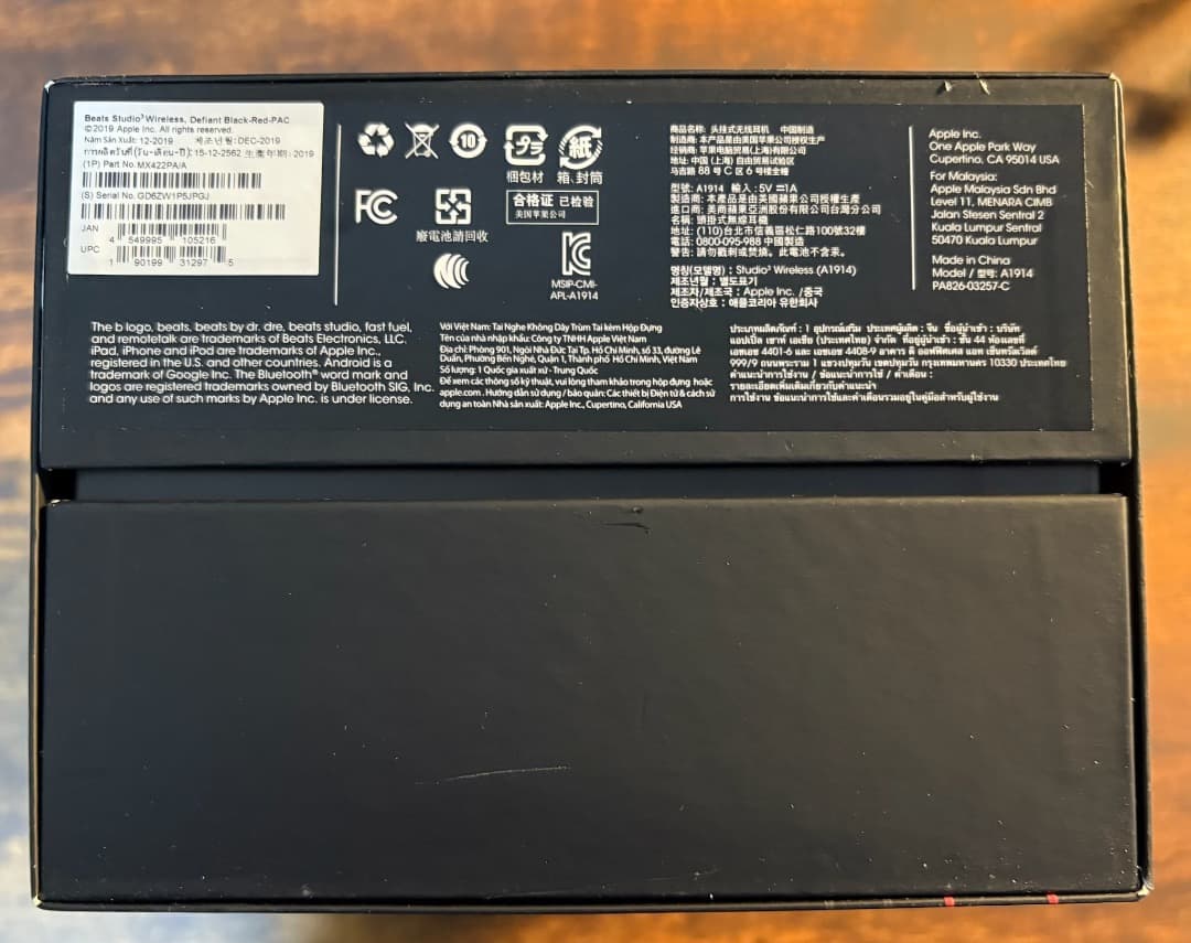 beats studio3 wireless レジスタンス・ブラックレッド