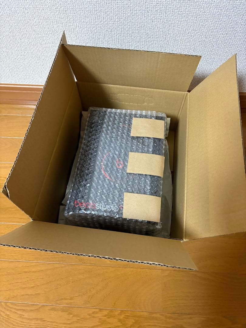 beats studio3 wireless レジスタンス・ブラックレッド
