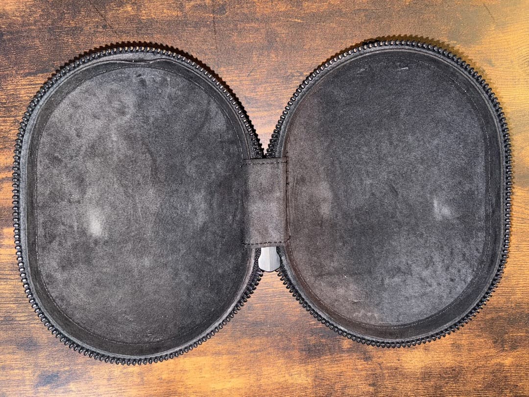 beats studio3 wireless レジスタンス・ブラックレッド