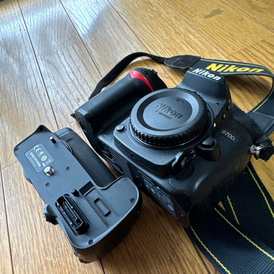 Nikon D7000 デジタル一眼レフカメラ グリップ付