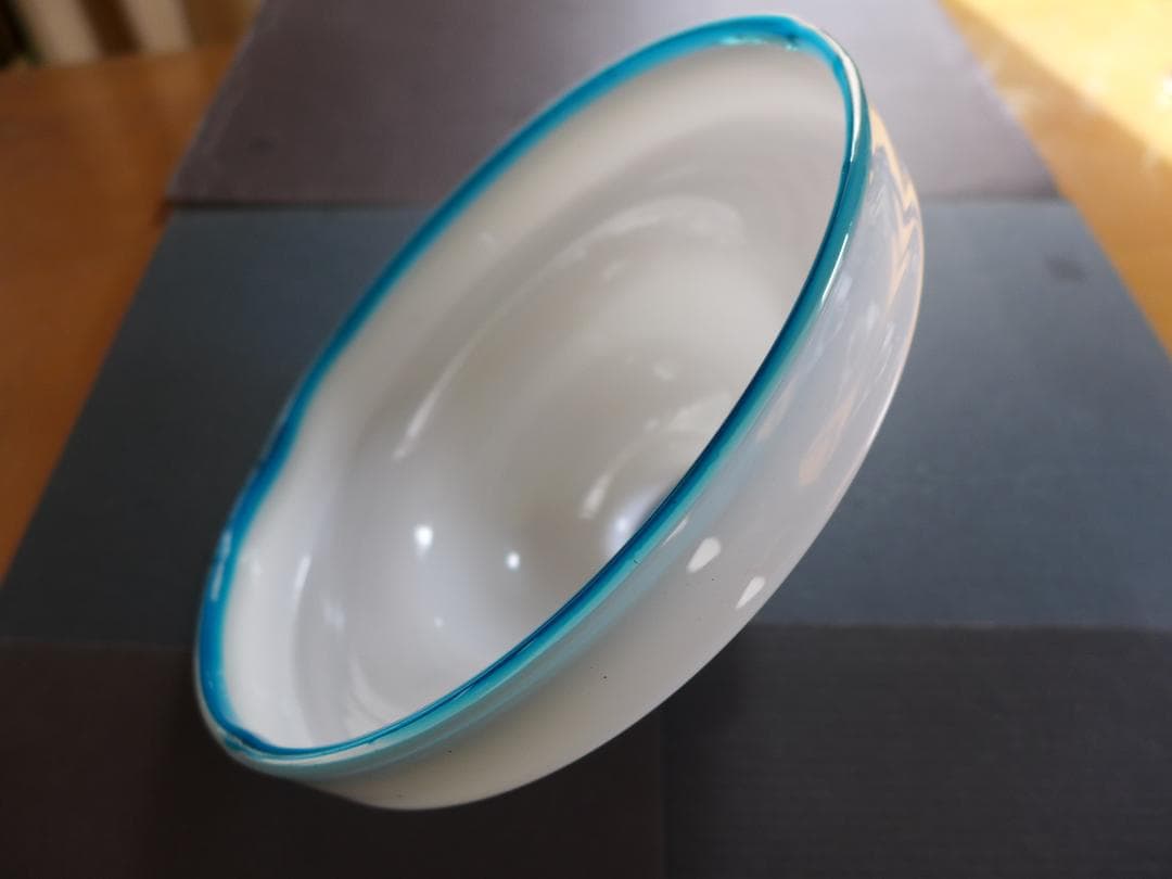 大正期頃　乳白ガラス　透明感ある青緑色縁の電傘　ソケット付き　照明吊り傘　骨董