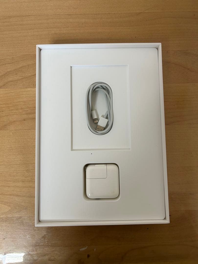 Apple iPad Air 2 64GB cellularモデル