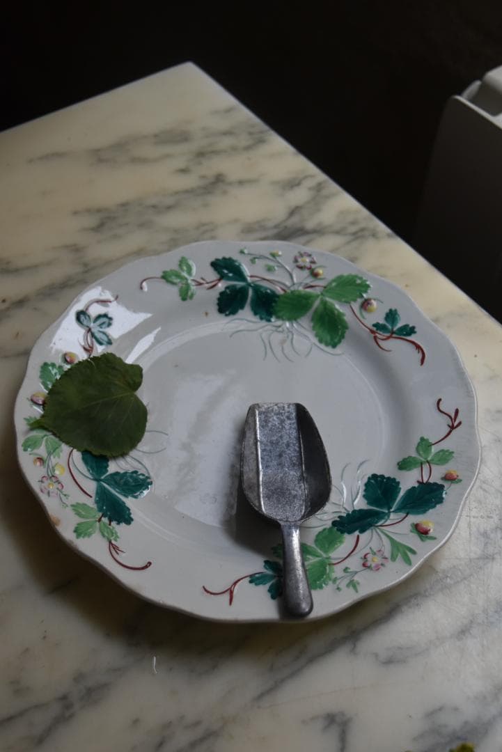 19世紀クレイユエモントロー 　いちご皿　FRAISEフランスアンティーク