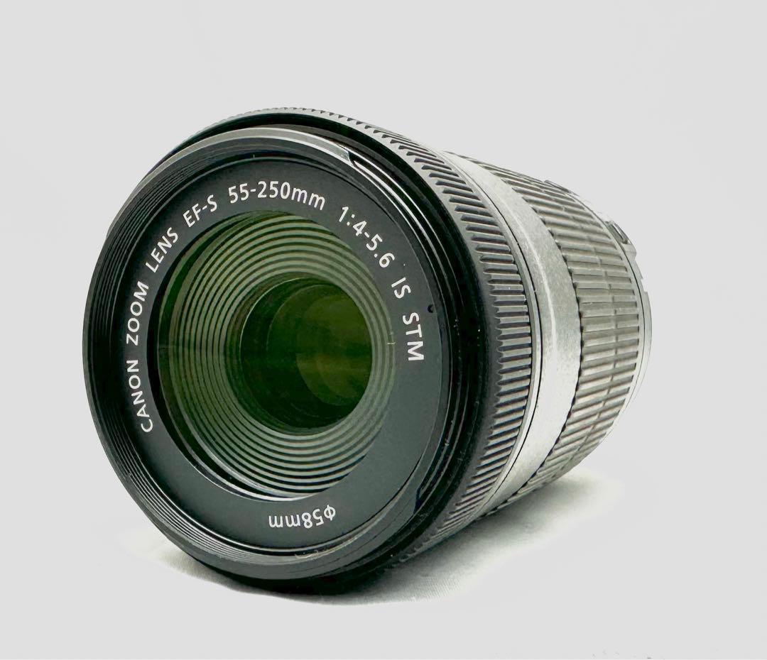 ショット数600のみ！！Canon EOS 8000D ダブルズームレンズキット