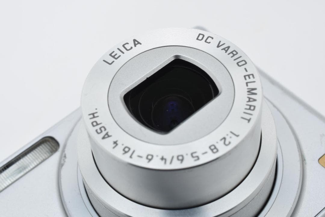 パナソニック　Panasonic LUMIX DMC-FX33 シルバー