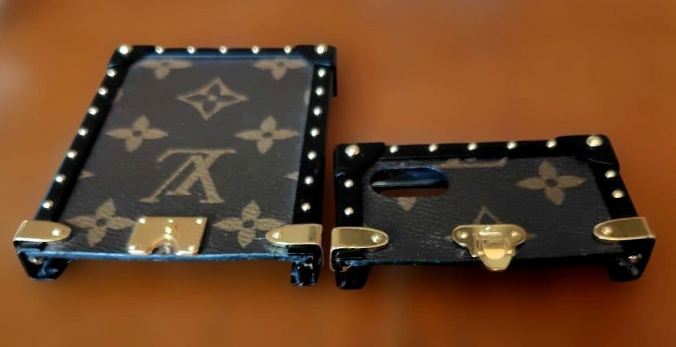 Louis Vuitton スタッズ付きiPhoneケース
