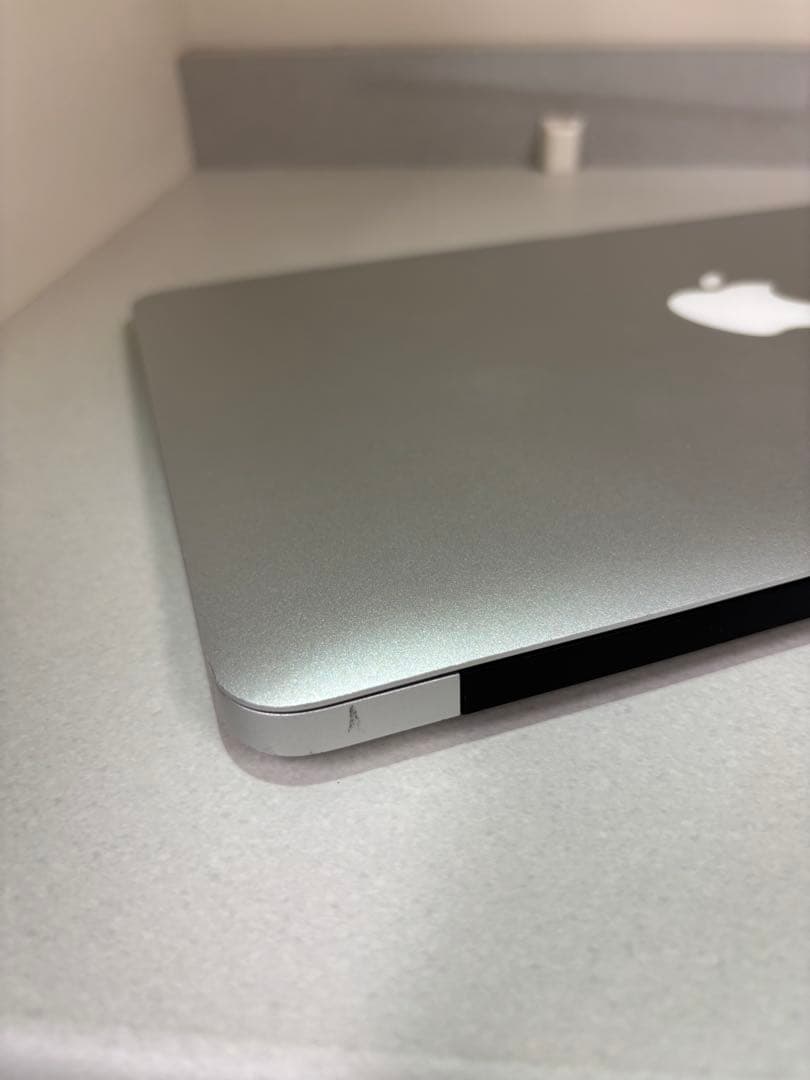 MacBook Air 11インチ シルバー　Apple