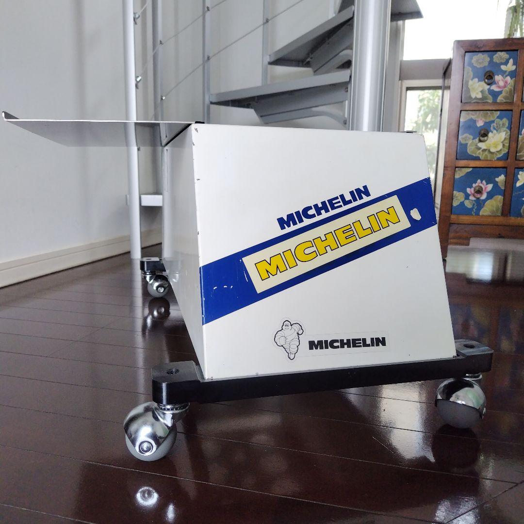【海外輸入非売品】ミシュラン業務用什器ステンレスディスプレイラック