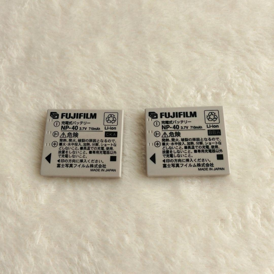 【富士フイルム】コンパクトデジタルカメラ　FinePix F700　　M100