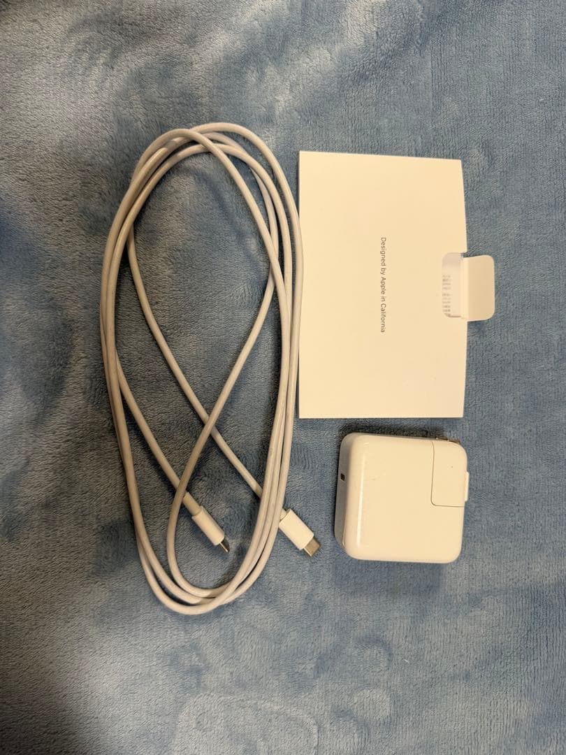 MacBook Air M1チップ 13インチ　8GB 256GB