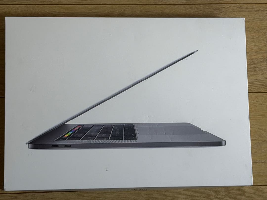 Apple MacBook Pro 15 インチ スペースグレー