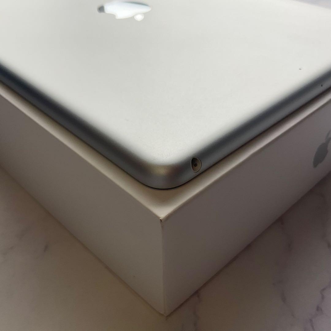 【極美品】Apple iPad 第7世代 Wi-Fi 32GB