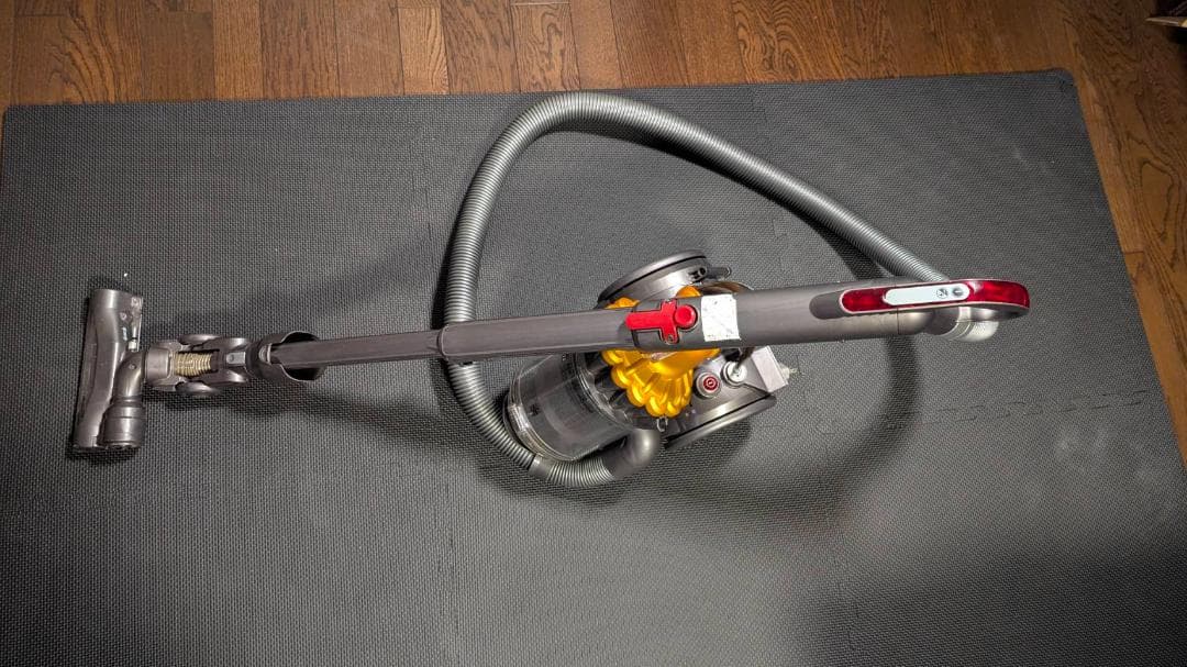 中古　ダイソン　Dyson　 DC22 　サイクロン式掃除機　2007年製