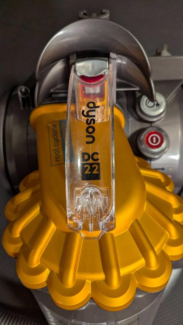 中古　ダイソン　Dyson　 DC22 　サイクロン式掃除機　2007年製