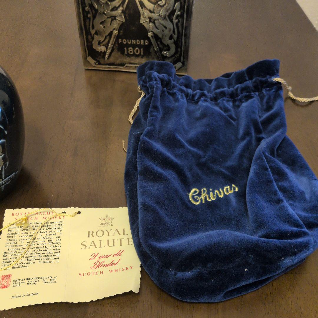 【未開栓・完品】ロイヤルサルート 21年 青 70CL 陶器ボトル 箱・袋付