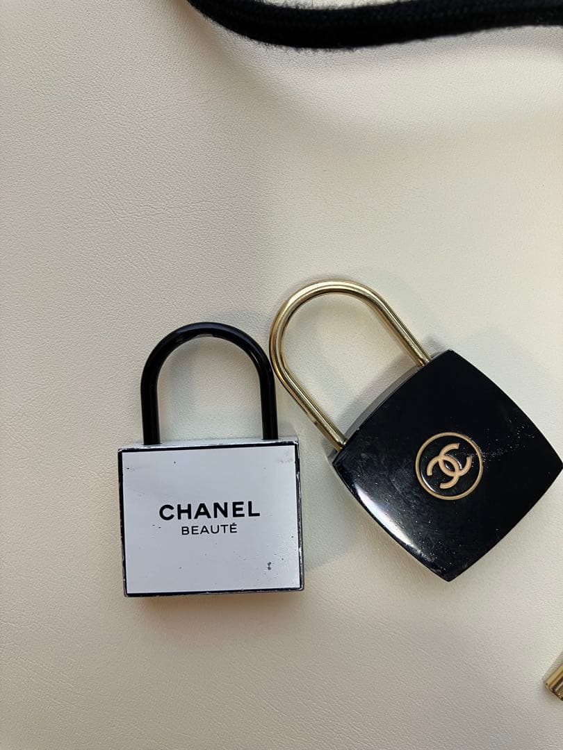 ラコレクション　シャネル　CHANEL パスポートケース　カデナ　コードホルダー