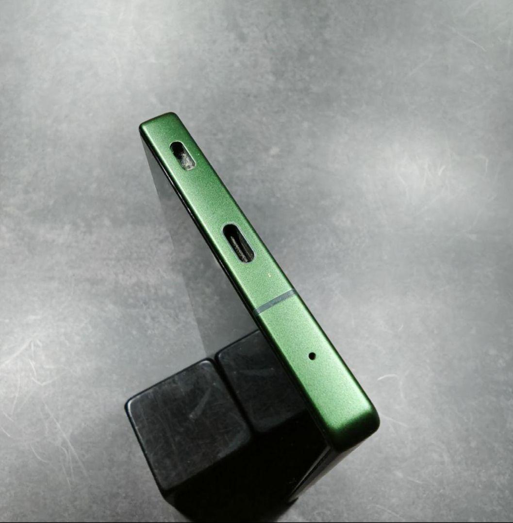 AQUOS R9 グリーン