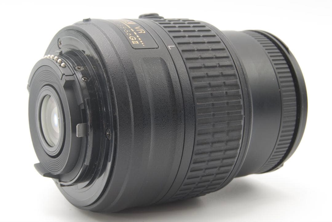 Nikon D5500 標準レンズキット　一眼レフ　赤　スマホ転送　手ぶれ補正