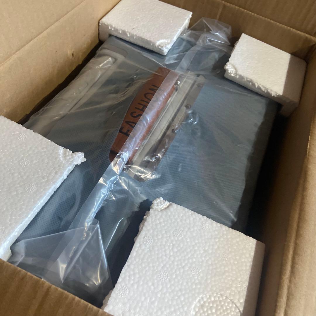 専用　新品シルバー Mサイズ 4-6泊 50L キャリーケース