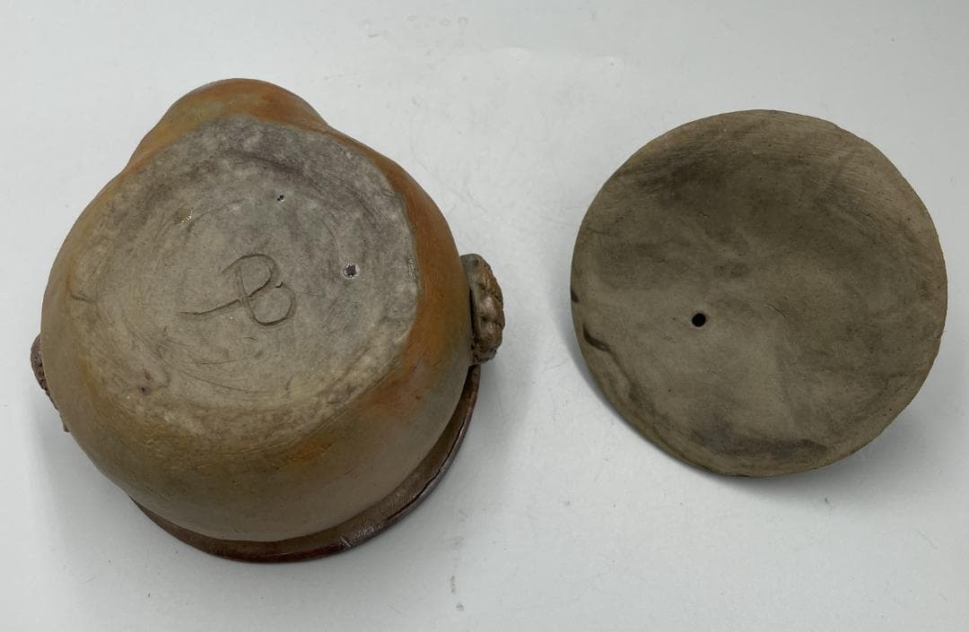 備前焼　金魚デザインの宝瓶　KH-009