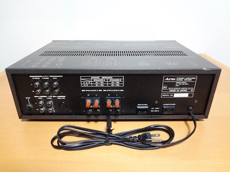 美品 Aurex SB-220 プリメインアンプ 1976年 全体的に綺麗な品