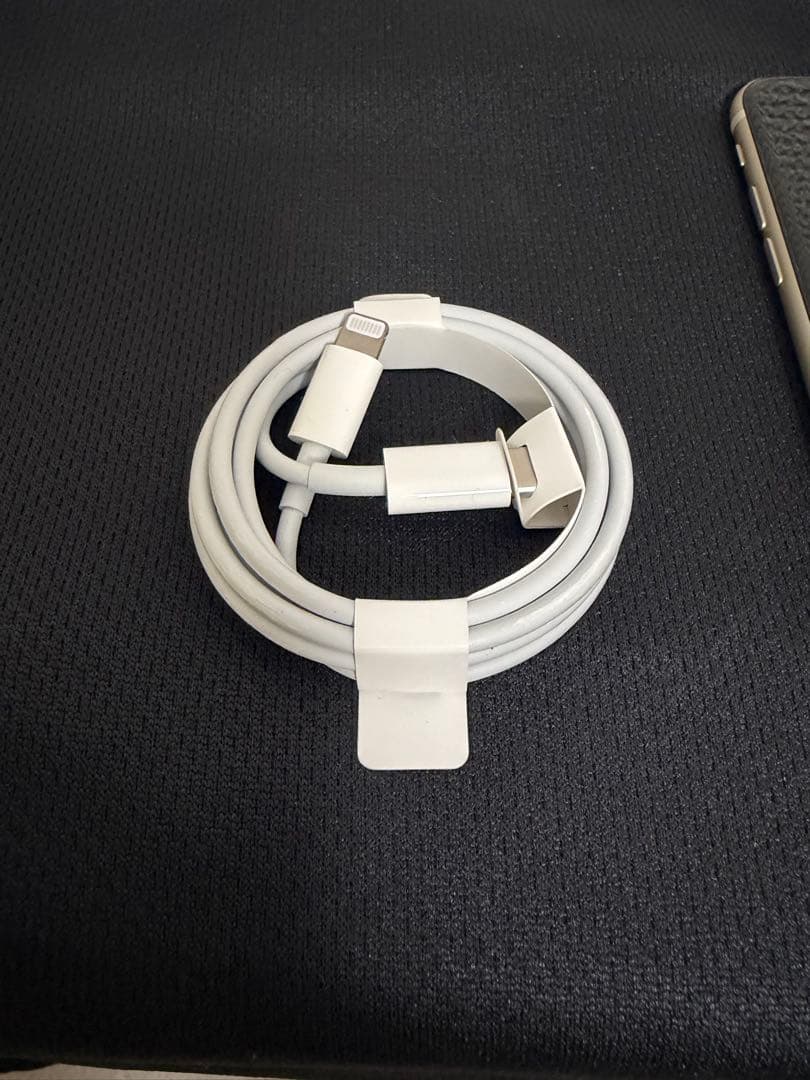 iPhoneSE (第3世代) スターライト 64GB