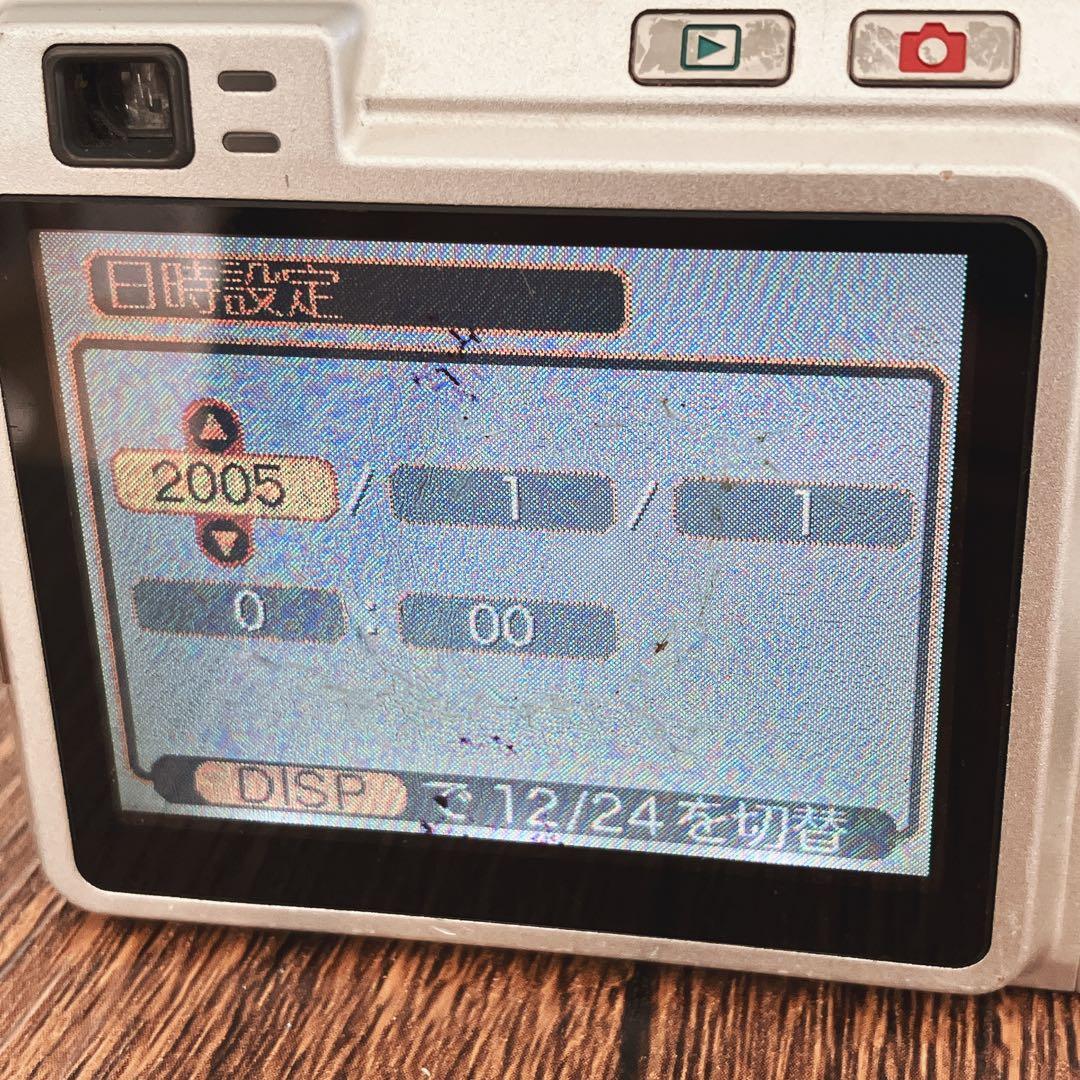 CASIO EXILIM EX-Z750 シルバー デジタルカメラ　シルバー