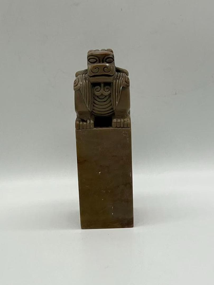 青田石瑞獣鈕印章 封門青石獣鈕名章 獅子 貔貅朱文「李命」 名章(F-216)