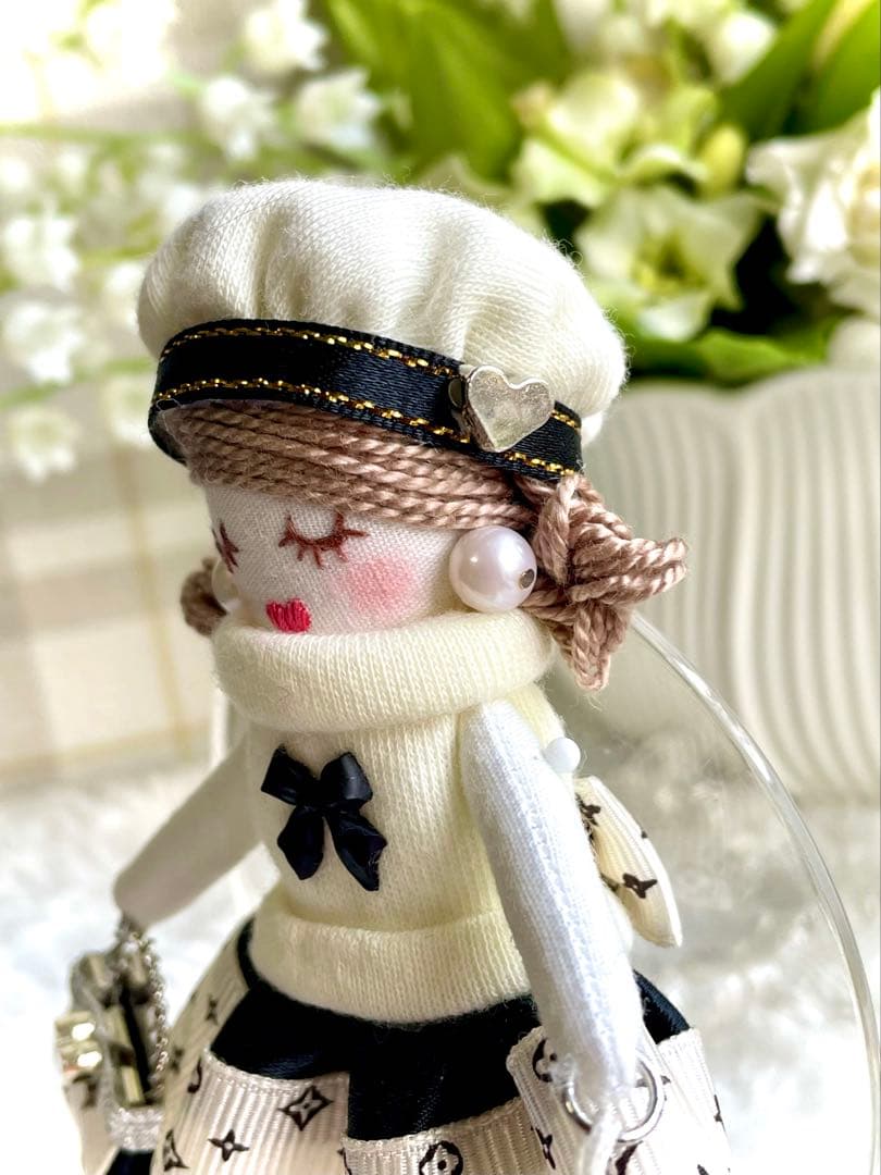 バレンタイン❤️ホワイトコーデ❤️ハンドメイド♡ドールチャーム