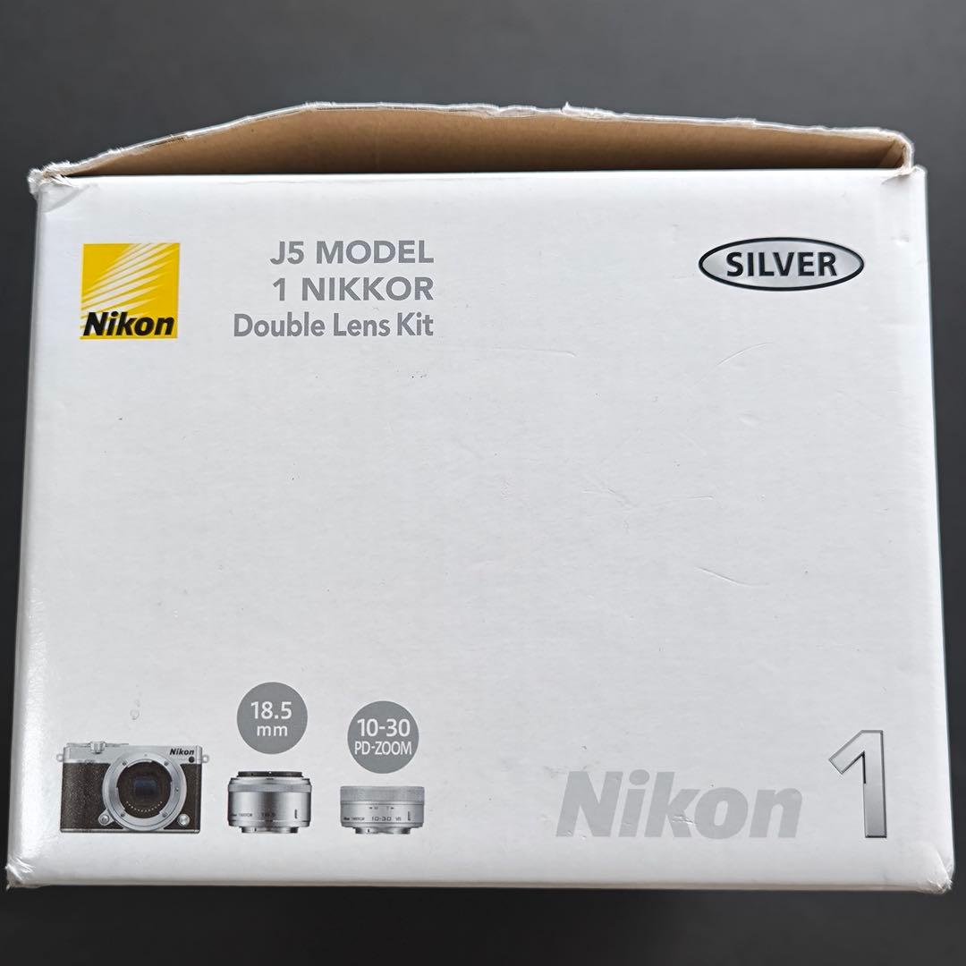 Nikon 1 ミラーレスカメラ 本体と付属品