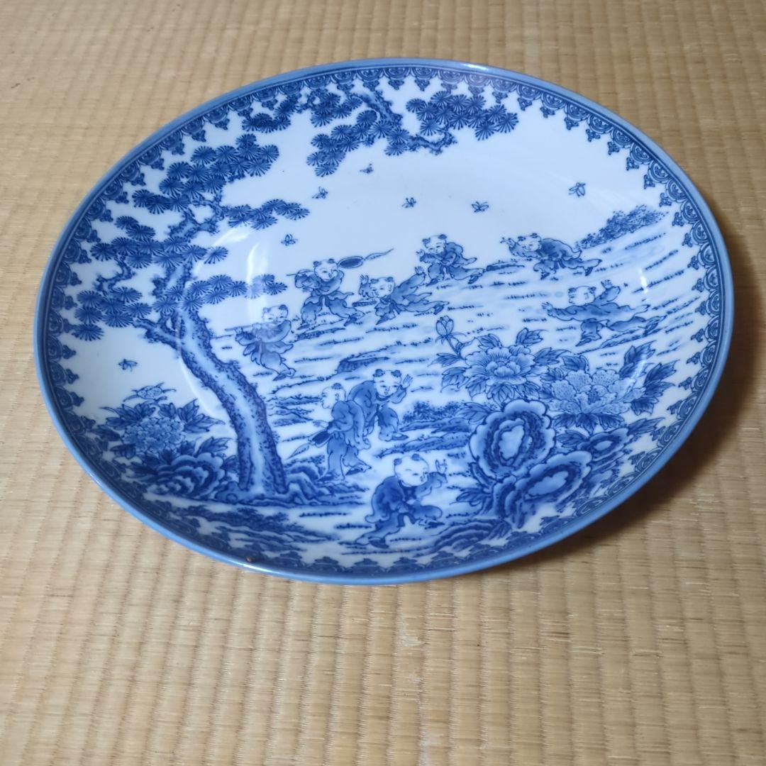 青い猿の絵柄の陶磁器皿